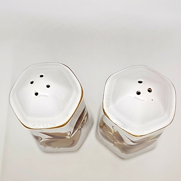 Japan Romano by Misasa Tarra Stone Vintage Salt & Pepper Shakers - Picture 5 of 8